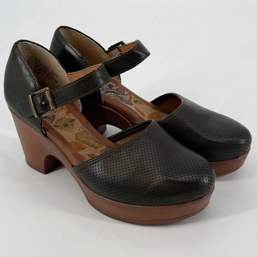 B.O.C. Womens Mary Jane Platform Clogs Black Perforated Size 7M
